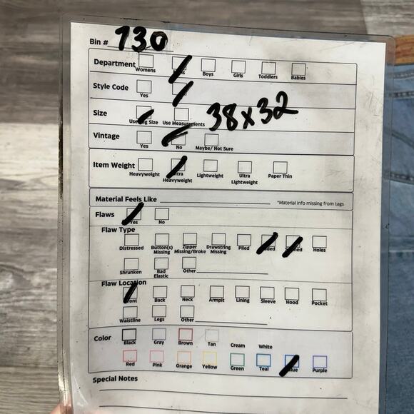 Levis 550 Faded Mid Wash Blue Mens 38x32 Relaxed Fit Straight Leg Jeans Red Tab - Picture 8 of 13